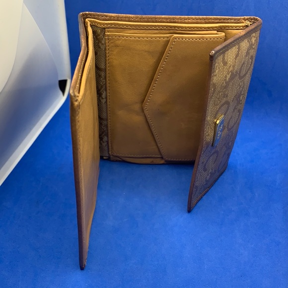 VINTAGE CELINE HORSE CARRIAGE BEIGE MONOGRAM Wallet - Picture 7 of 14